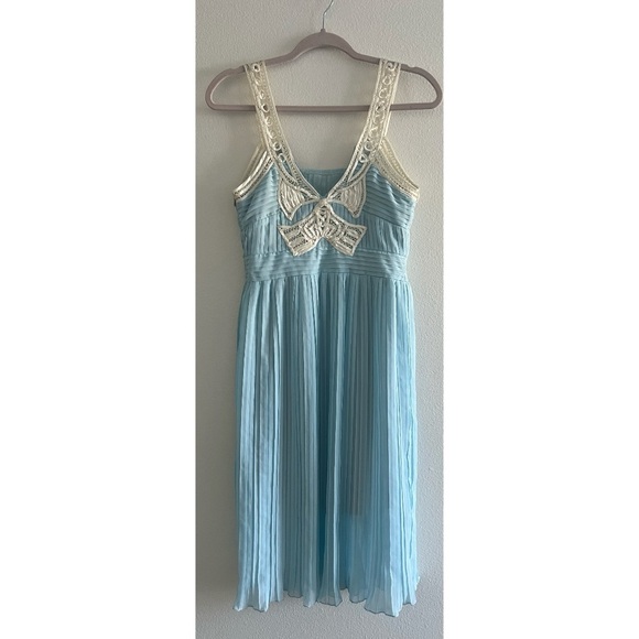 Sue Wong Dresses & Skirts - Sue Wong Silk Blue Pleated Dress Size 6